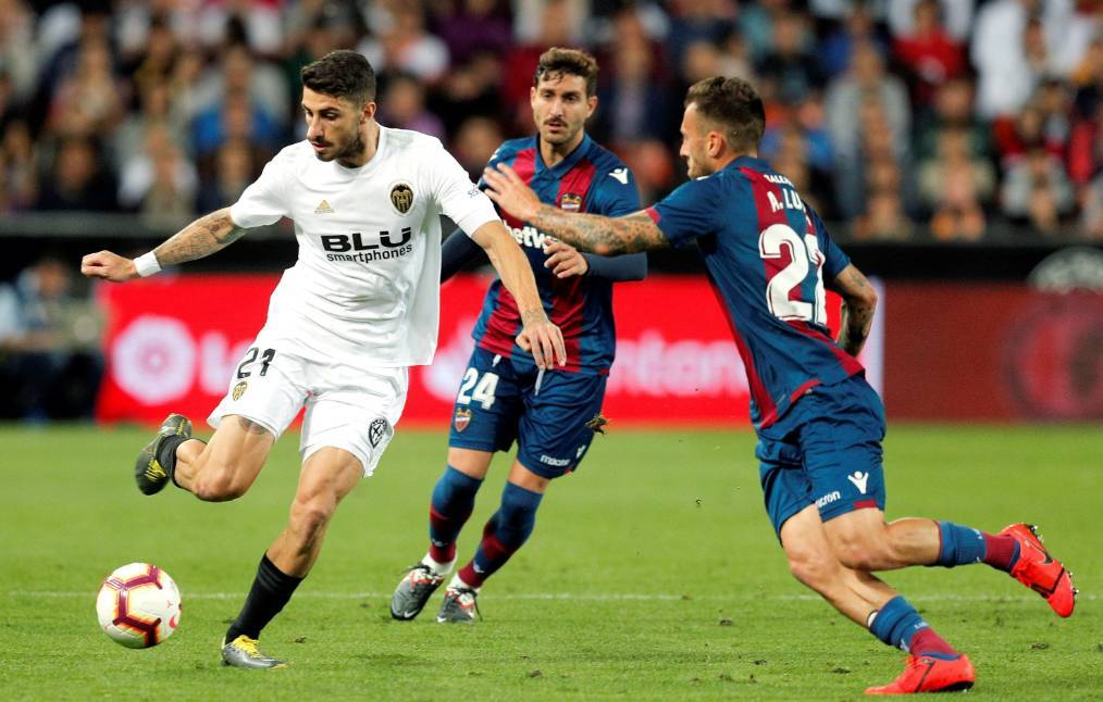 爱游戏入口包含加时末段社区盾焦点战，毕尔巴鄂竞技官宣签约，态度坚定，心理建设被强调的词条